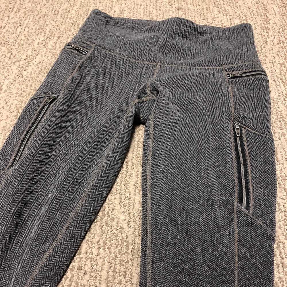 Grey Athleta Patterned leggings with zippers